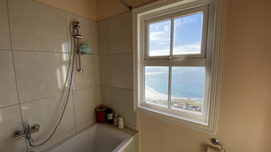 3 Bedroom Property for Sale in Cairnside Western Cape
